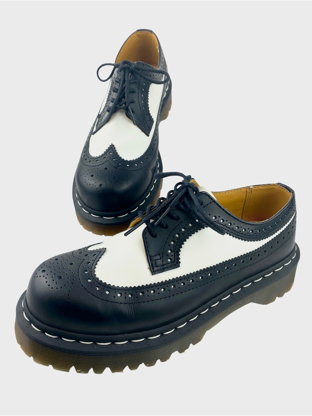 Dr. Martens 3989 Bex Smooth Leather Brogue Shoes Black White Mens 7 Womens 8 - Picture 3 of 14